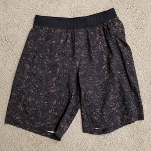 Mens Lululemon core shorts size large. 11" inseam
